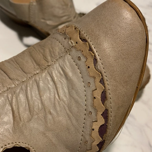 RIEKER Antistress Taupe Distressed Leather Ruched Bootie - Picture 3 of 12